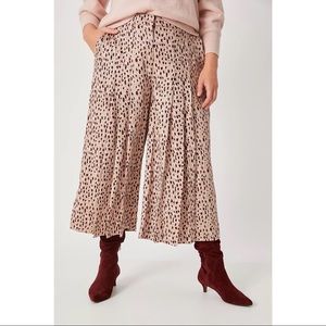 Anthro Isobel Pleated Wide Leg Leopard Crop Pants